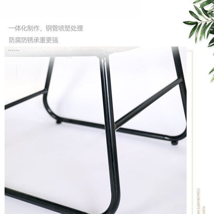 Balcony small table and chair  - Coffee Tea Gardens ulasan dan harga